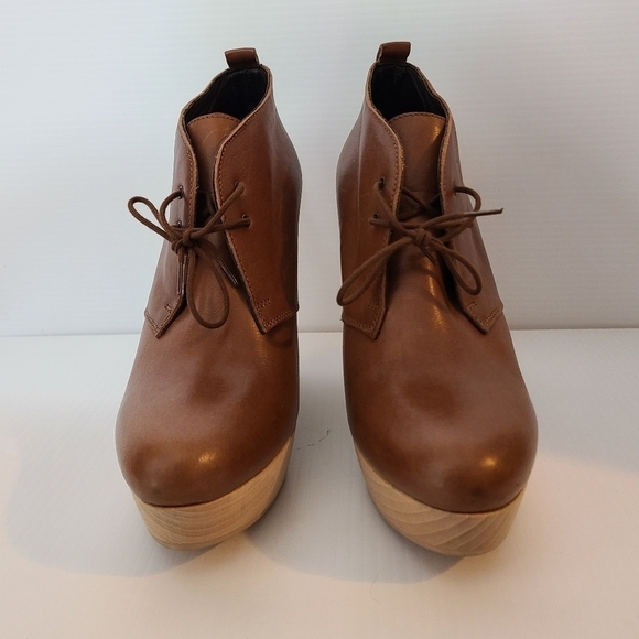 $650 Woman by Common Projects lace up Platform Lea - Picture 11 of 11